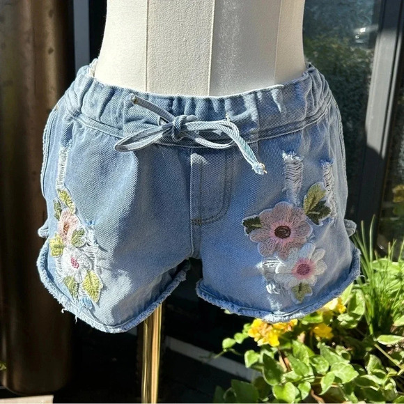 Sadie & Sage Distressed Floral Embroidered Cotton Denim Drawstring Pull-On Short - Picture 1 of 8
